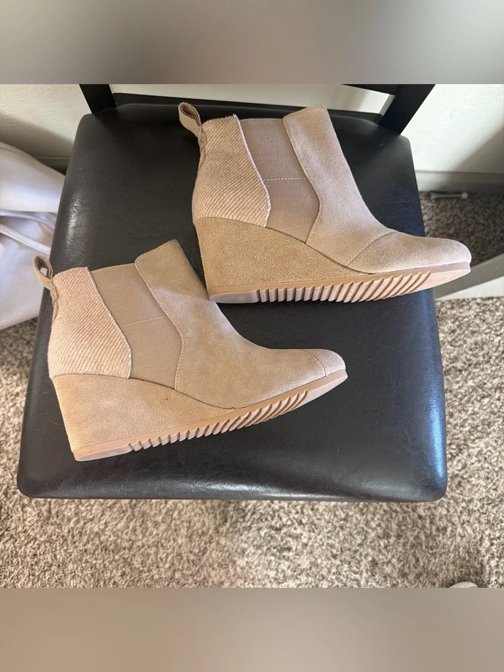 Toms Women's Suede Chelsea Booties in Light Taupe